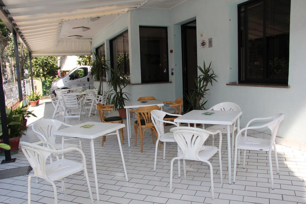 Hotel Vela Azzurra Rimini Exterior photo